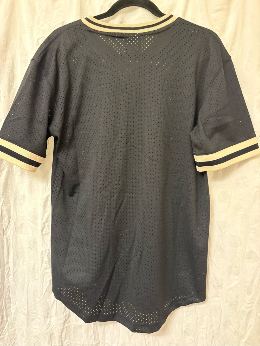Youth size XL, women’s size medium New Orleans Saints football jersey. - Picture 4 of 4